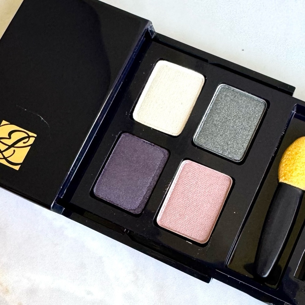 Estee Lauder Black Moon Light/Dark Amethyst / Pale Moon Eyeshadow Quad Palette